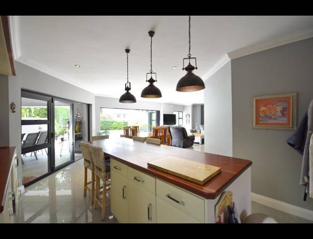 5 BEDROOM HOUSE FOR SALE IN MIDSTREAM ESTATE